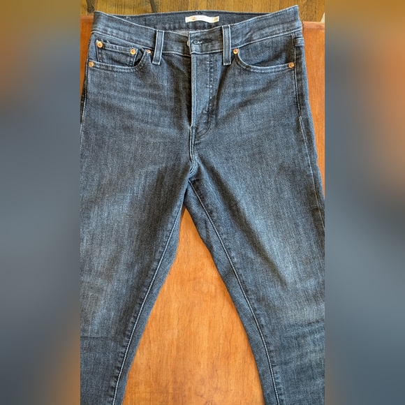 Levi's wedgie skinny - Picture 2 of 3